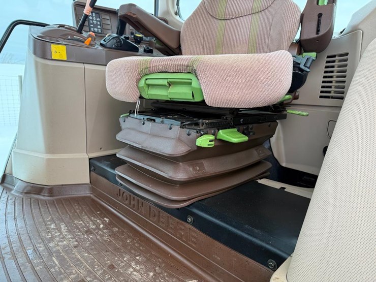 john-deere-6420-image-43