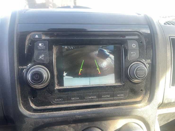 2016-dodge-3500-image-26