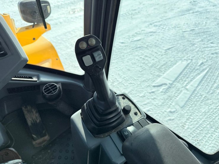 2016-volvo-l35g-image-49