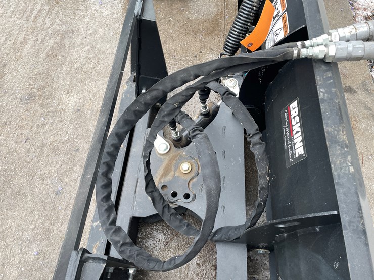 #4905-•-vrskine-mini-skid-steer-mount-48"-hydraulic-snow-plow-image-8