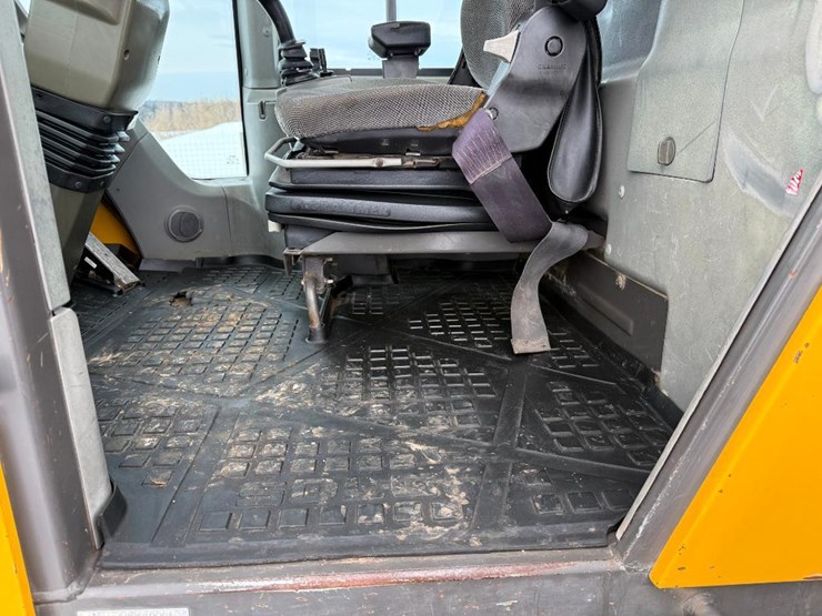 2015-sdlg-lg958l-image-52