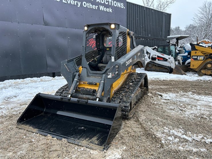 2021-deere-331g-image-8