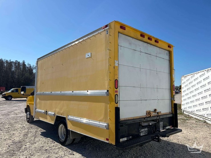 2006-gmc-3500-image-4