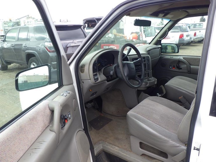 2001-gmc-safari-image-5