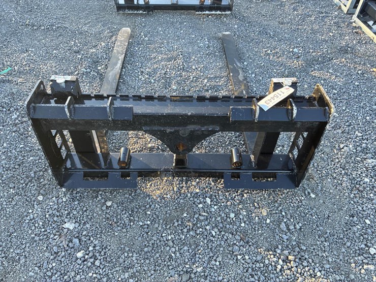 #115443-•-60"-skidsteer-mt-pallet-forks-image-5