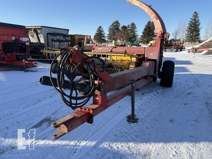 new-holland-fp240-image-2