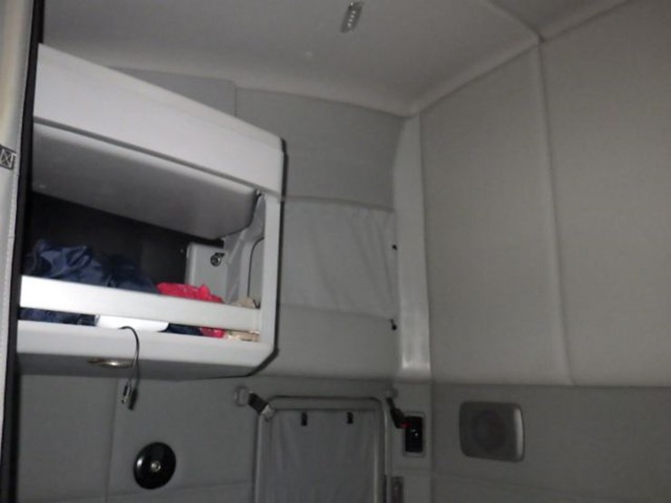 2022-kenworth-t680-image-22