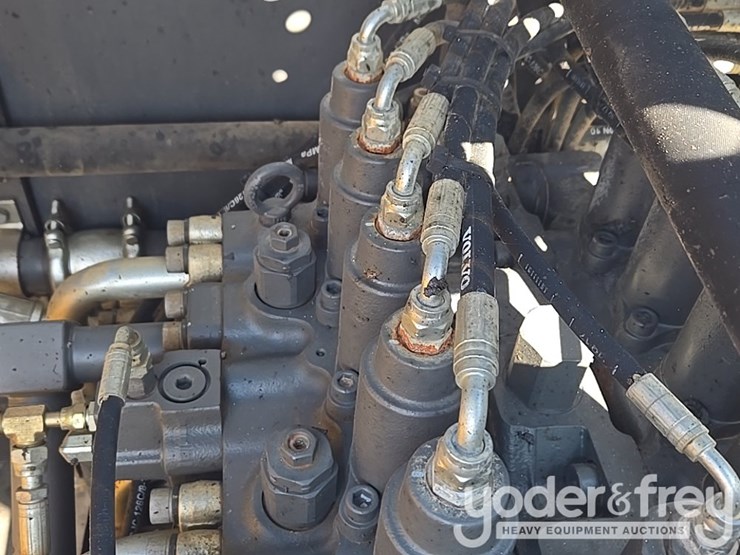 2017-volvo-ec350el-image-52