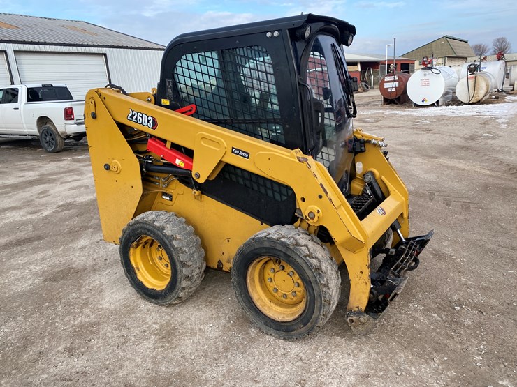 2023-caterpillar-226d3-image-4