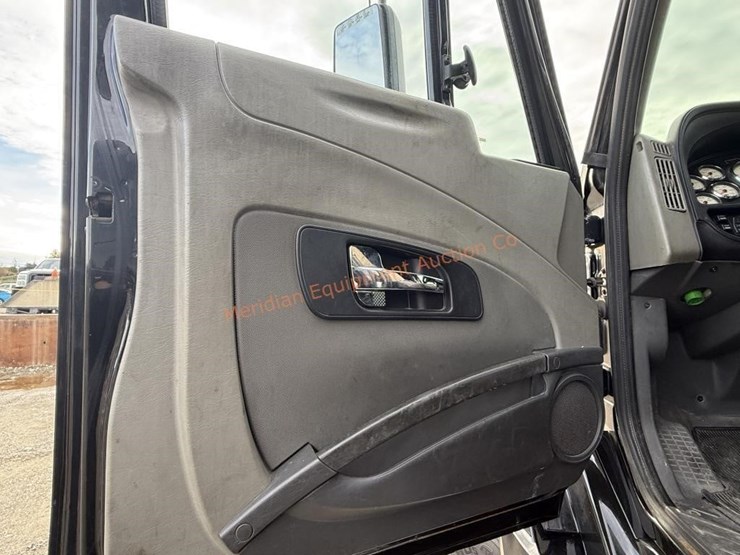 2017-international-prostar-image-29