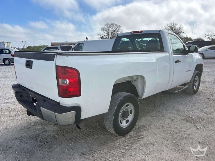 2009-gmc-sierra-2500-image-3