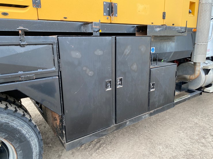 1999-mack-rd690s-image-53