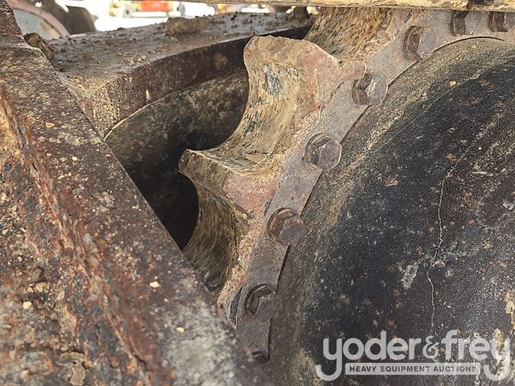 2013-komatsu-pc490-lc-10-image-16