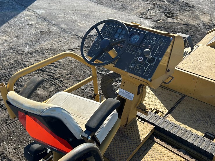 caterpillar-ap-650b-image-43