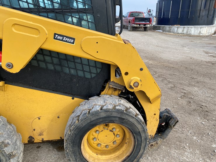 2023-caterpillar-226d3-image-23