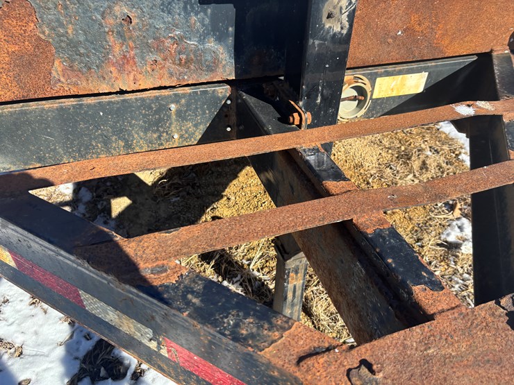 #2272-•-b-&-b-26'-equipment-trailer-image-17