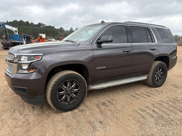 2015-chevrolet-tahoe-lt-image-1