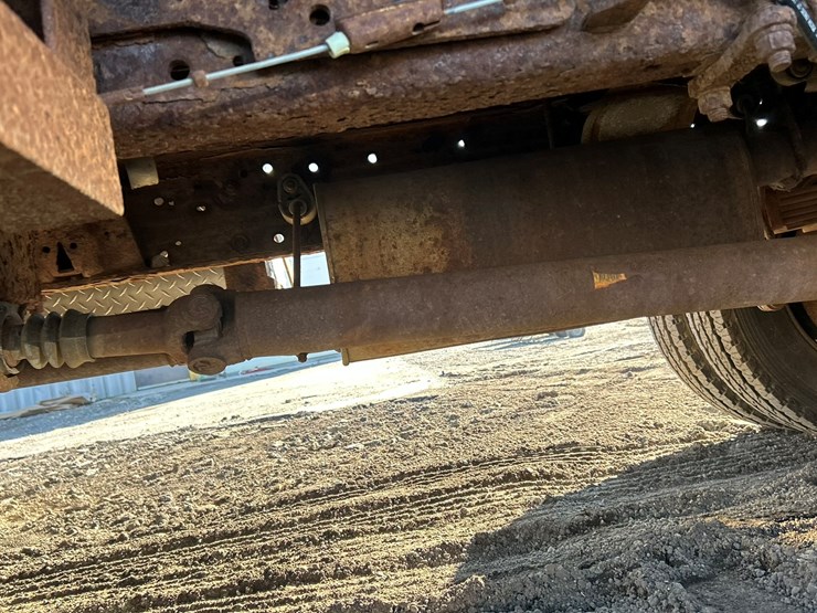 2005-ford-f550-image-38