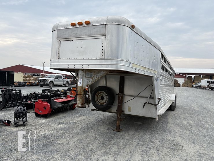 1995-featherlite-24-ft-image-2