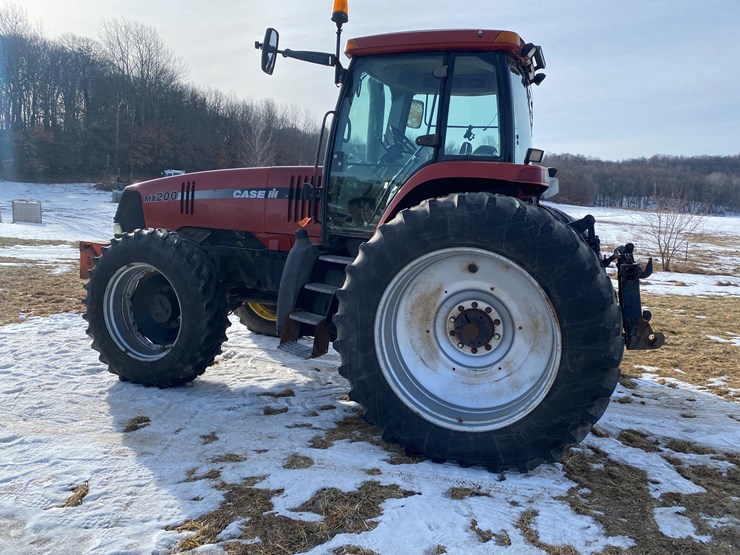 #125-•-2001-case-mx200-magnum-tractor-(colfax,-wi)-image-12