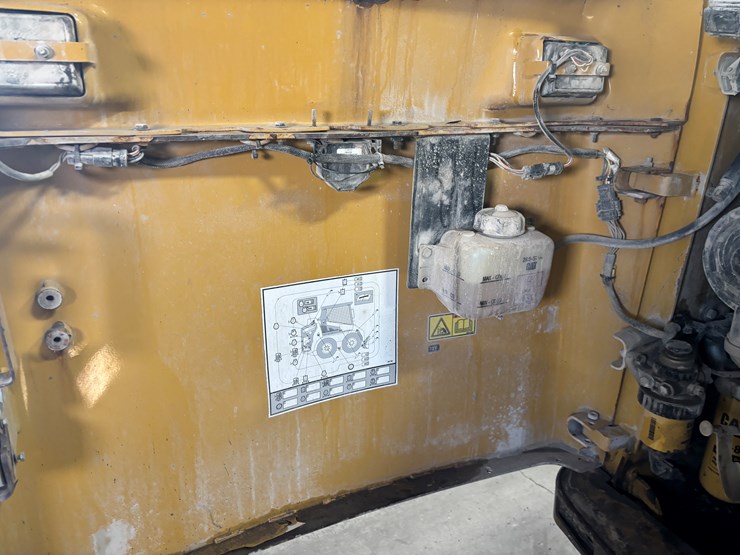 2013-caterpillar-226b3-image-25