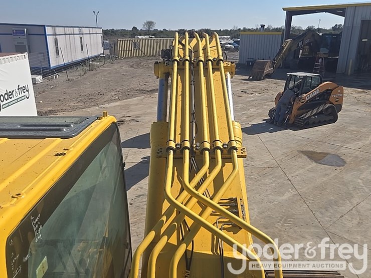 2013-komatsu-pc490-lc-10-image-52