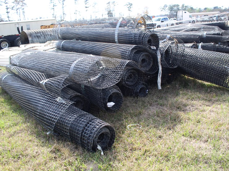 #34282-•-lot-of-baselok-polypropylene-black-fencing-image-2