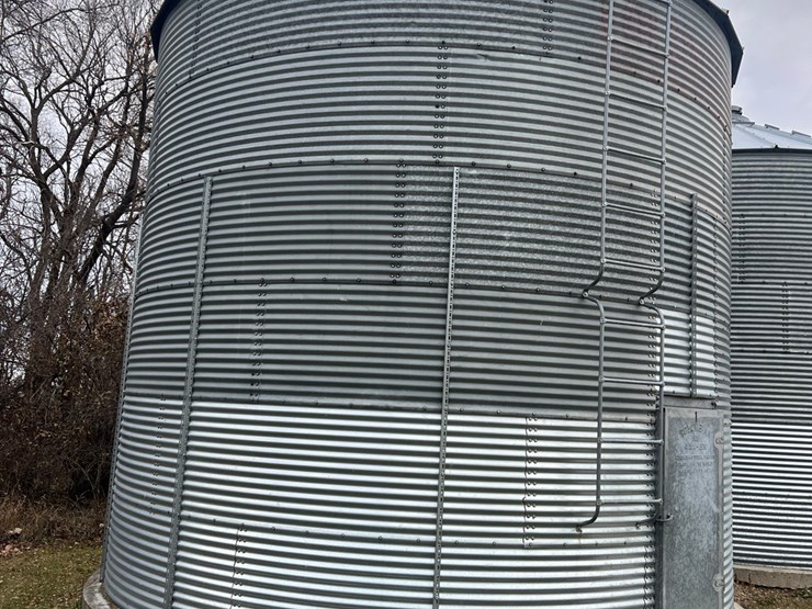 lot-23.-3,250-bu.-columbian-grain-bin-to-be-moved-(bin-1)-image-9
