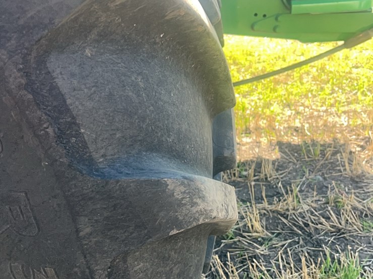 2016-john-deere-9520r-image-93