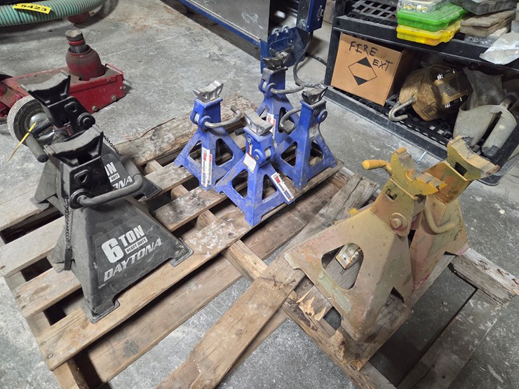 #5432-•-(8)-jack-stands-image-1