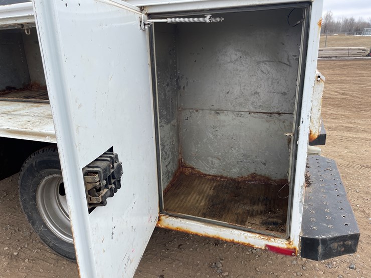 2008-gmc-3500-image-22