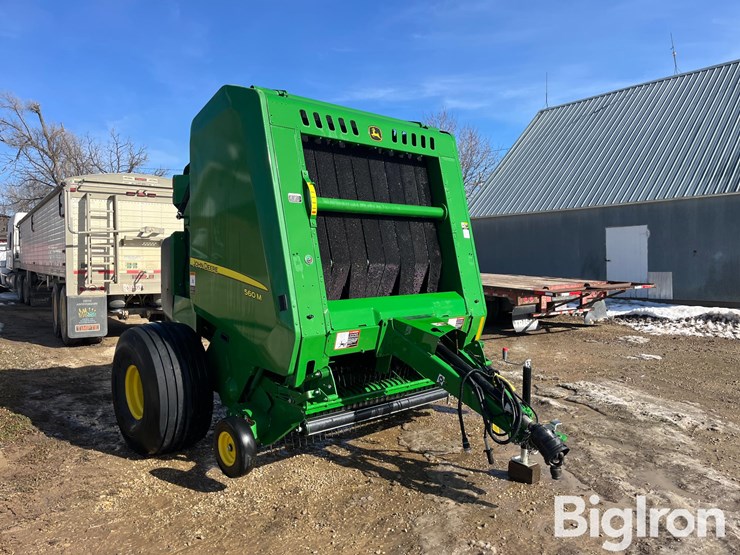 2021-john-deere-560m-image-3