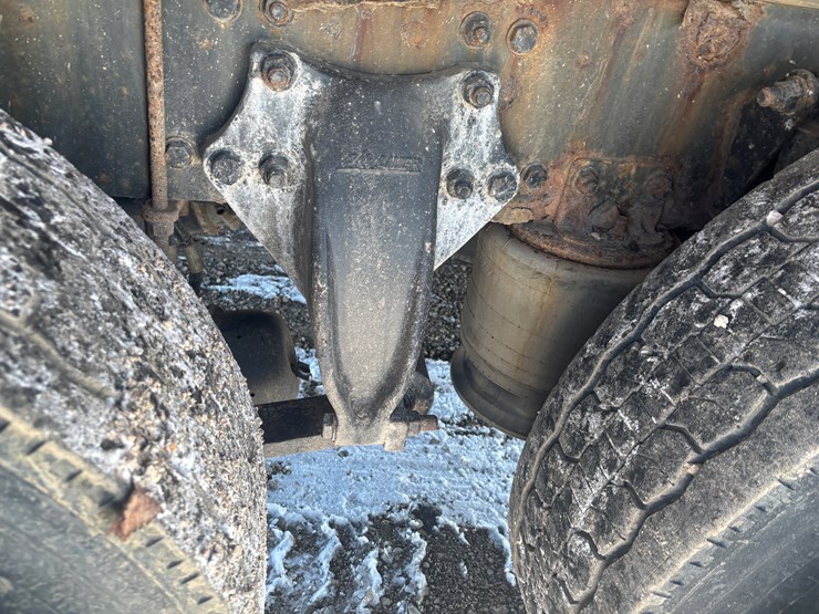 #2294-•-2013-freightliner-m2-flatbed-truck-image-50