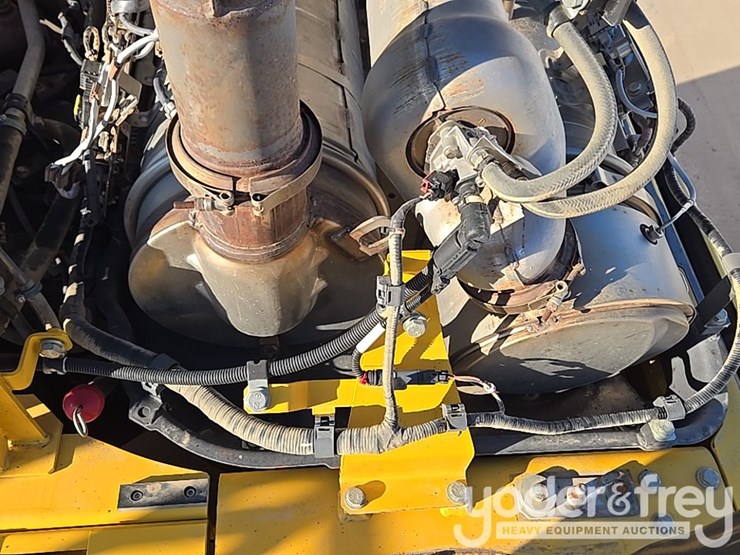 2022-komatsu-pc360-lc-11-image-66