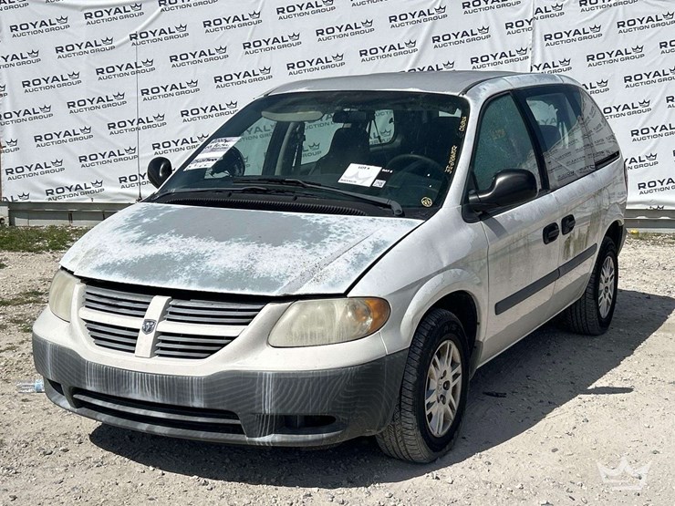 2005-dodge-caravan-image-1