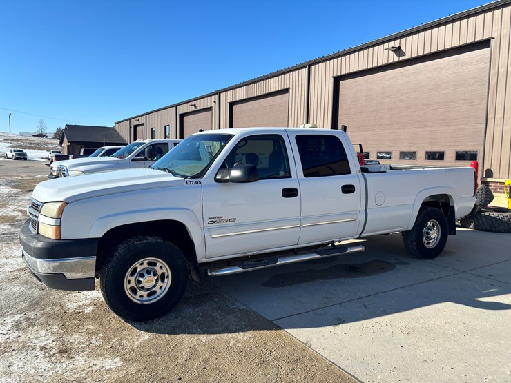 2005-chevrolet-2500-image-1