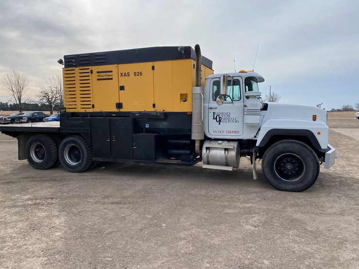 1999-mack-rd690s-image-5