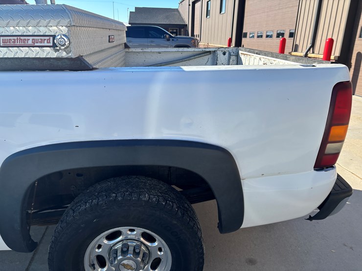 2002-chevrolet-2500-image-11