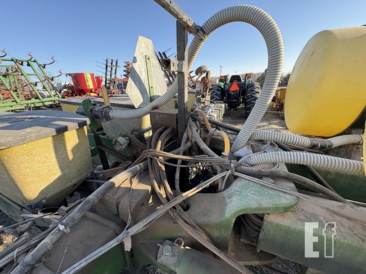 john-deere-7000-image-9