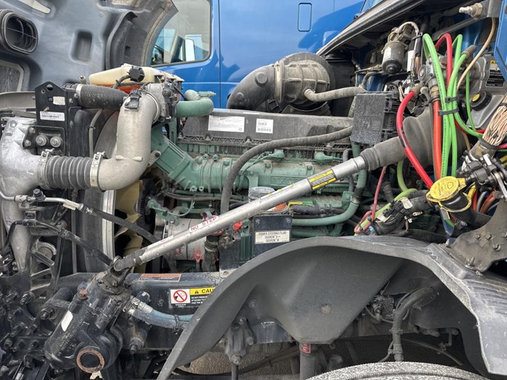 2022-volvo-10-image-27