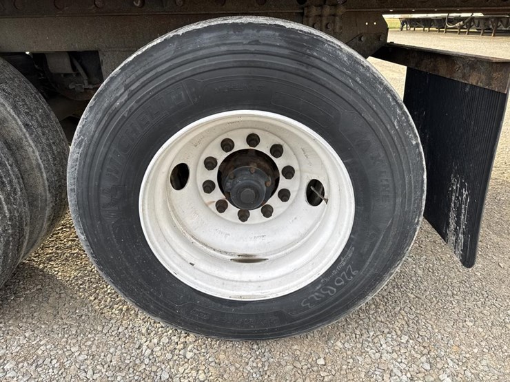 2017-utility-53'-image-25