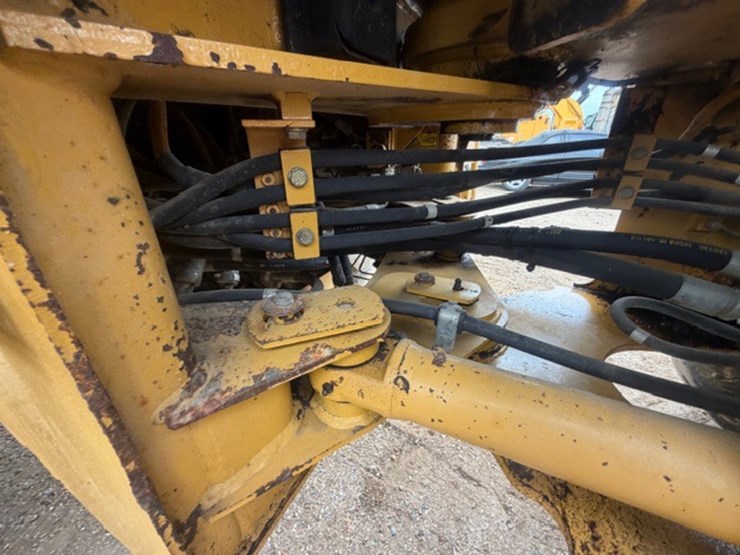 caterpillar-914g-image-38