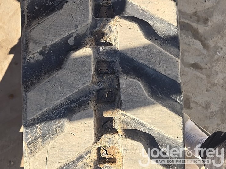 2020-deere-35g-image-16