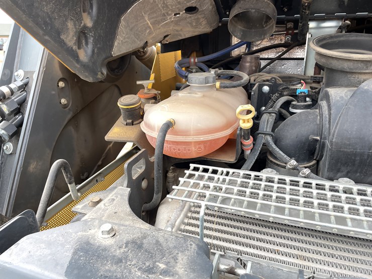 2019-john-deere-332-image-24