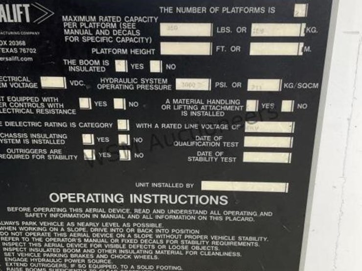 2012-freightliner-m2-106-image-16