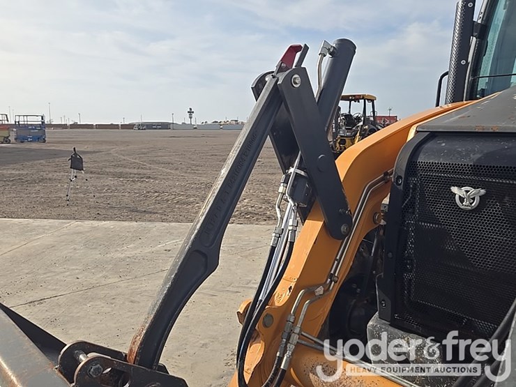 2022-case-590sn-image-28