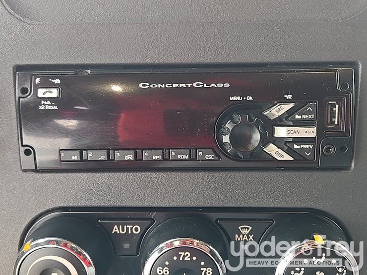 2019-peterbilt-579-image-90