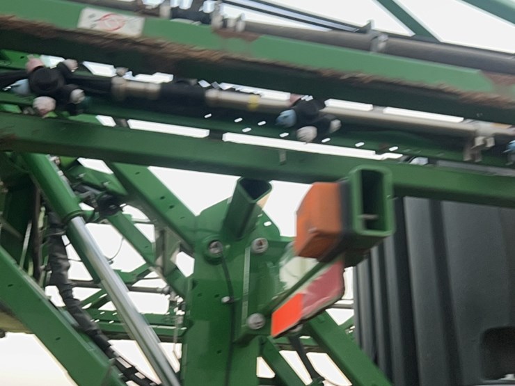 2014-john-deere-r4030-image-137