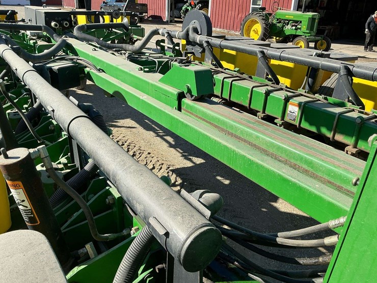 2001-john-deere-1770-image-8