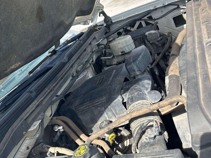 2017-gmc-sierra-2500-image-8